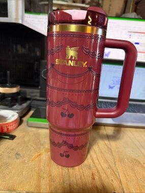 Stanley 30oz Red Velvet Cake Colorway